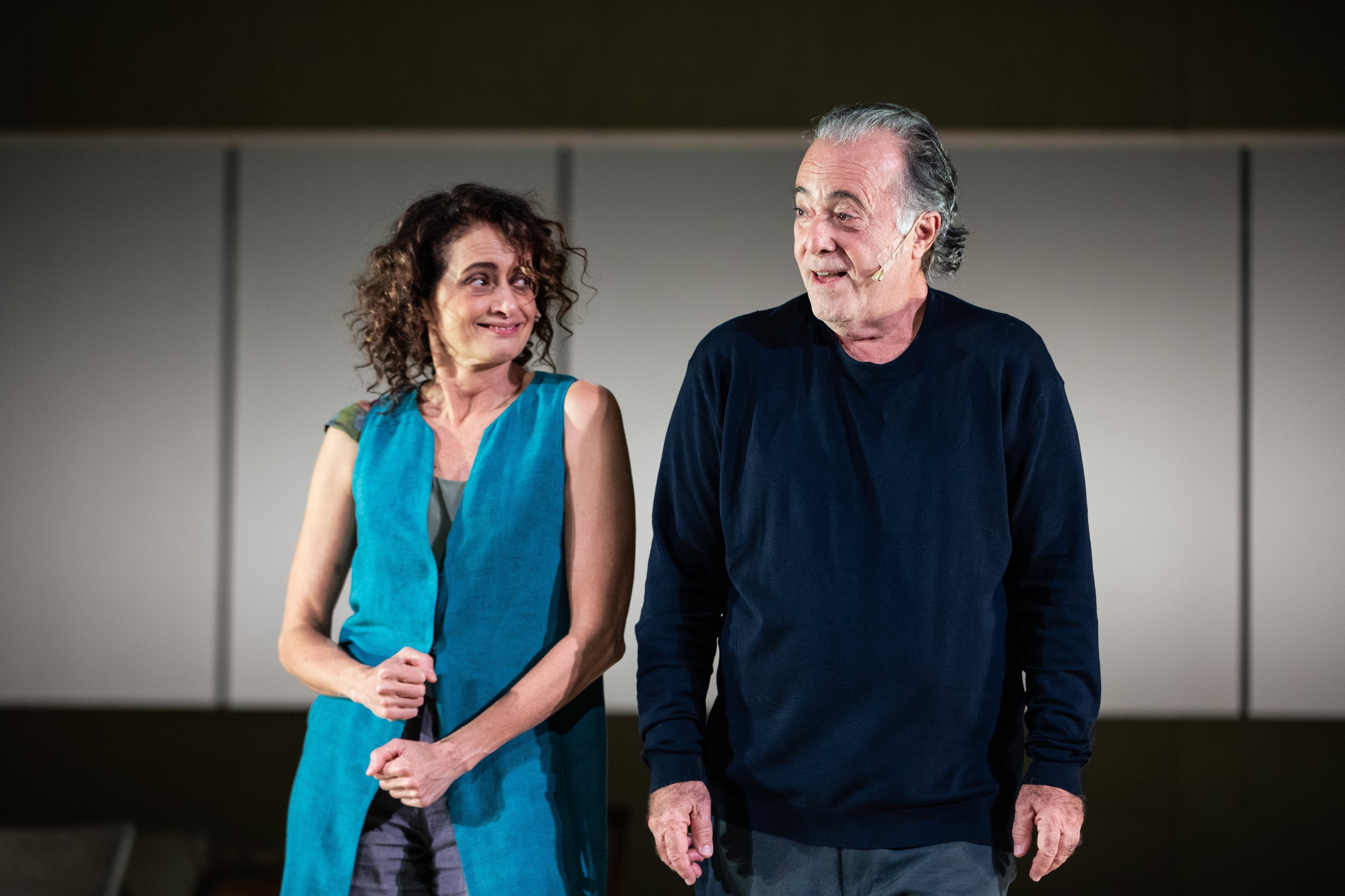 Teatro de afeto: um diálogo entre arte, humanidade e o olhar para o outro