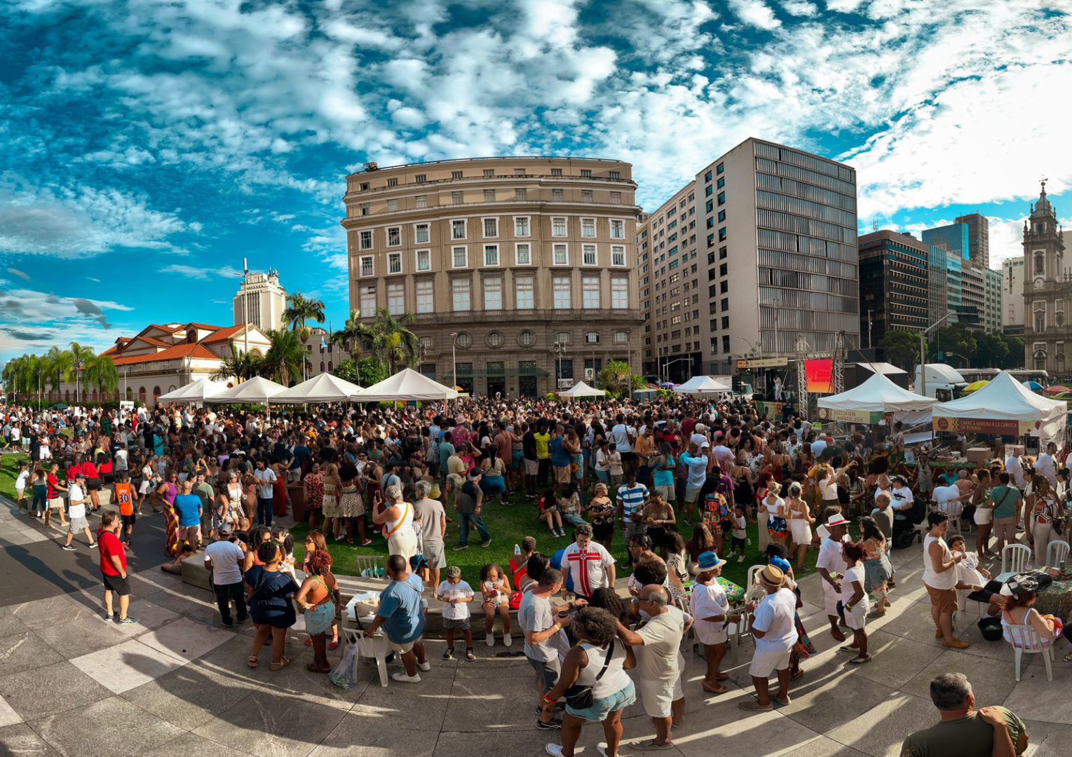 No RJ, feriado com Feira das Yabás, roda de samba e Diogo Nogueira no CCBB